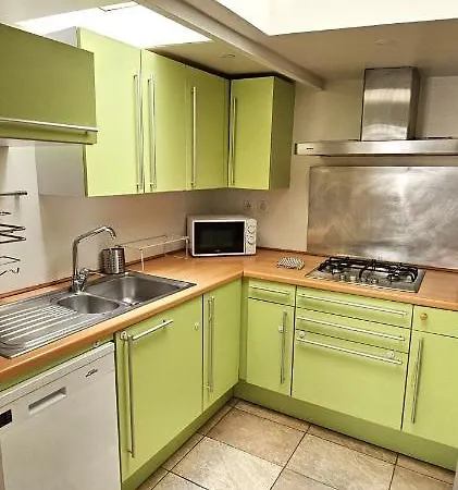 Aux Clefs Des Sacres - Le Barbatre Apartment *