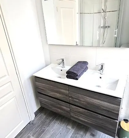 Apartment Aux Clefs Des Sacres - Le Barbatre Reims