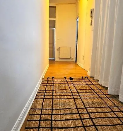 Aux Clefs Des Sacres - Le Barbatre Apartment *